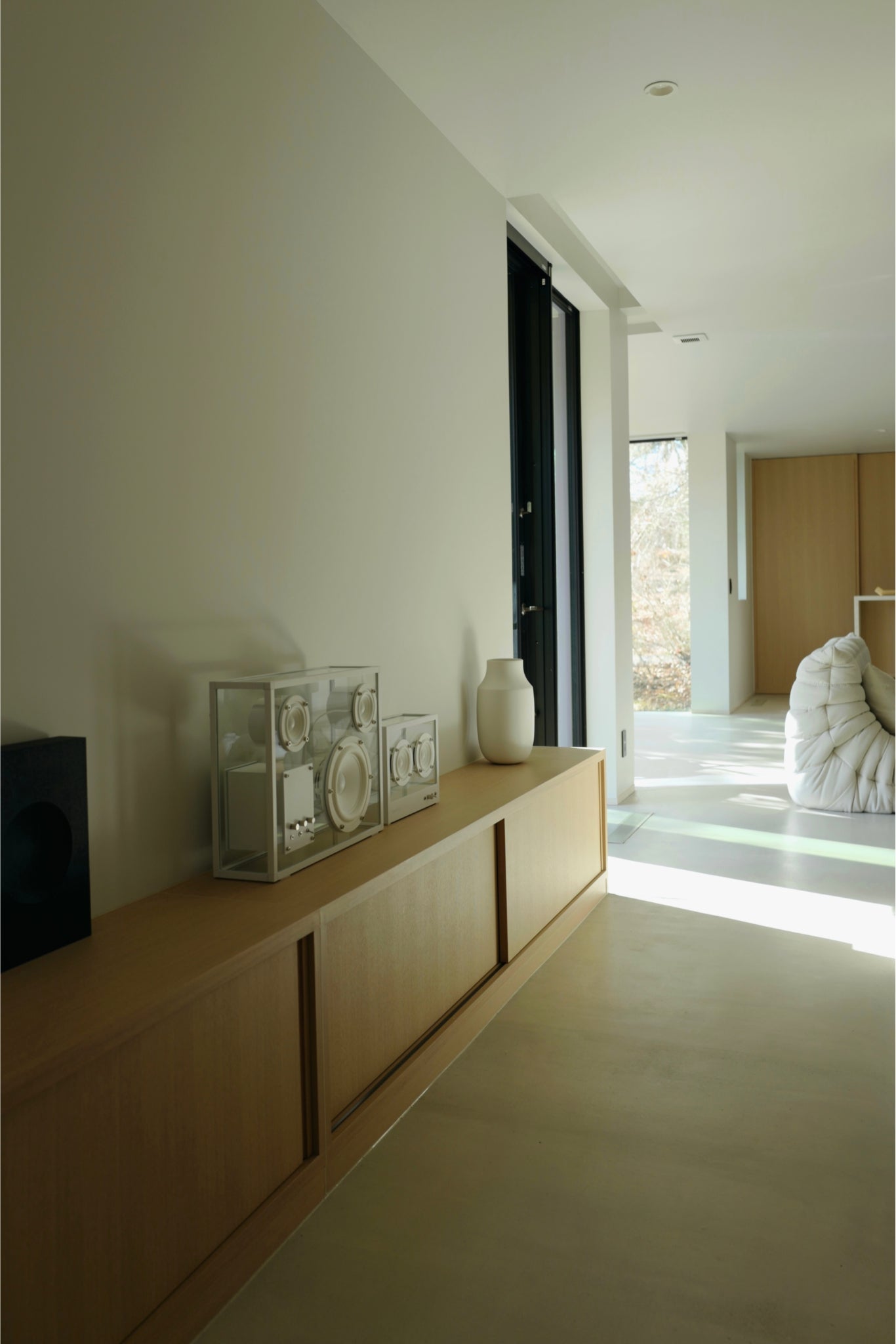 Transparent Speaker - White