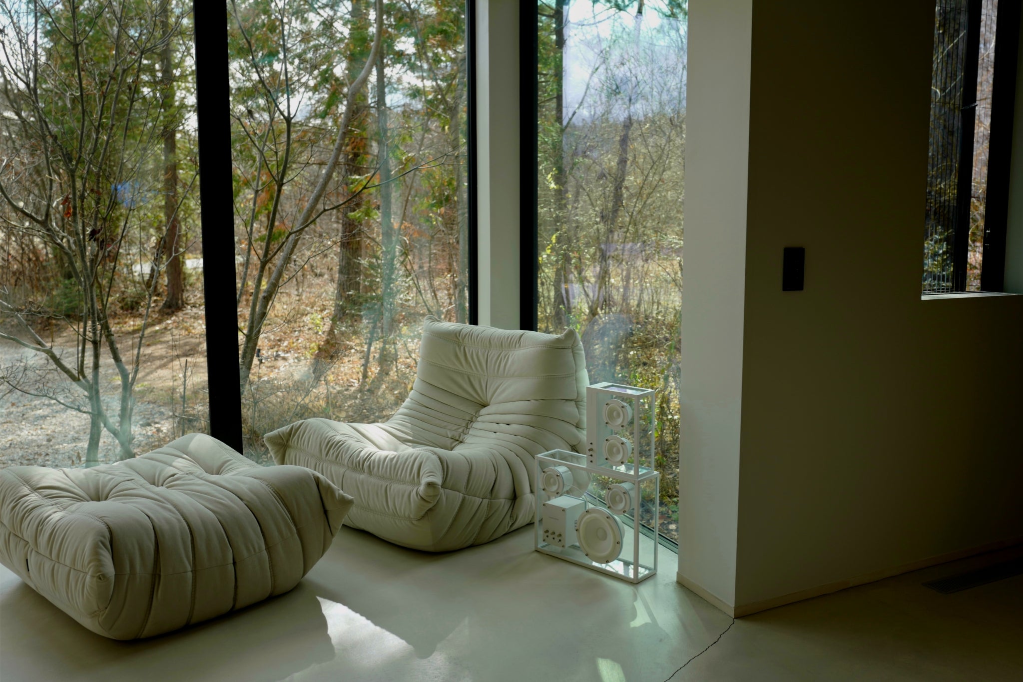 Transparent Speaker - White