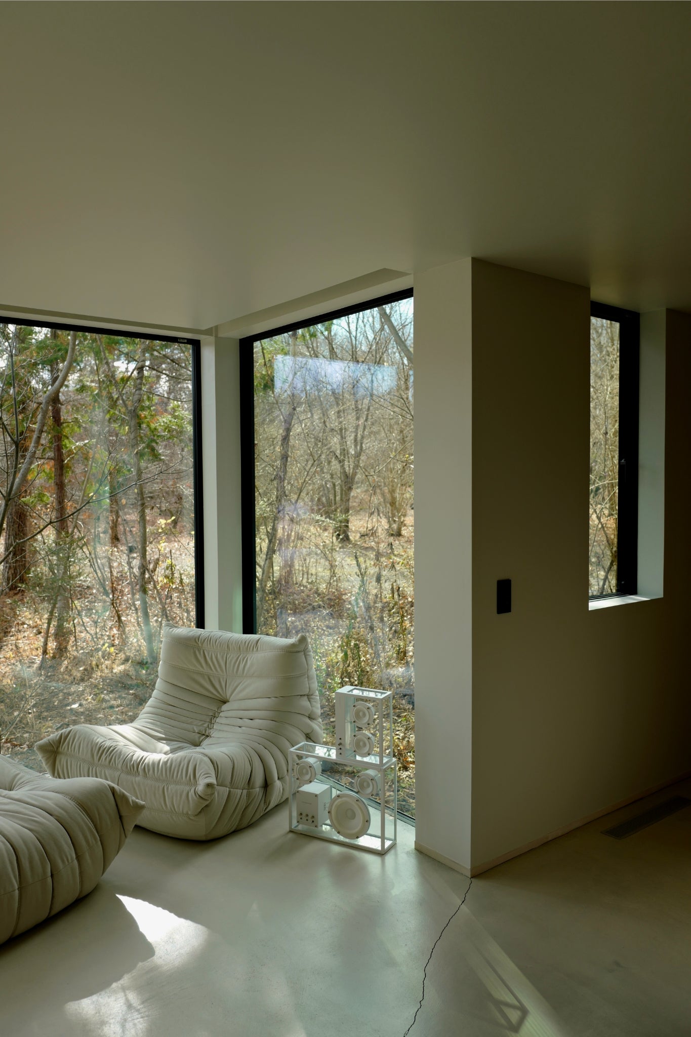 Transparent Speaker - White